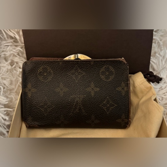 SOLD Louis Vuitton Batignolles Horizontal Monogram Bag, LV (KISS) Wallet - Picture 14 of 16